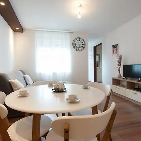 A & M Apartment *