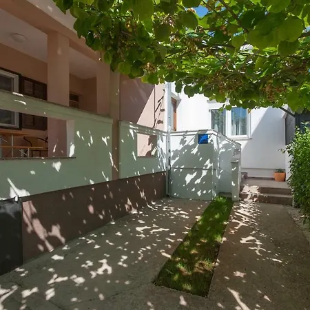Apartment A & M